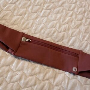 Lululemon Fast and Free Running Belt